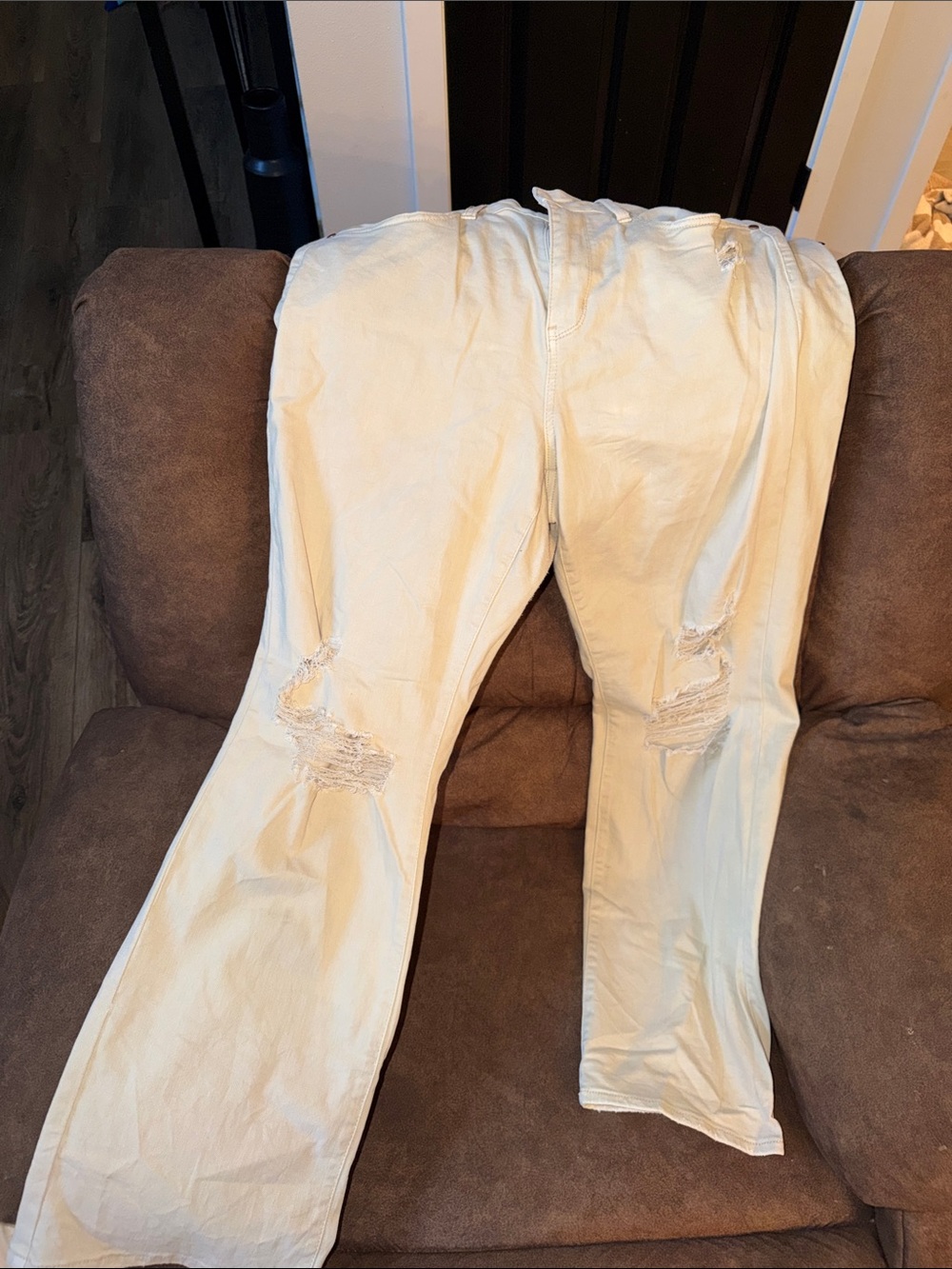 Judy Blue Cream Distressed Straight Leg Jeans